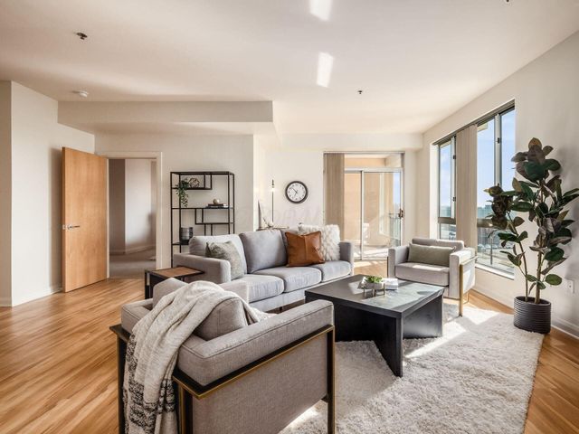 196 S Grant Avenue, 607 607, Columbus, OH 43215