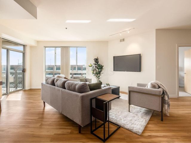 196 S Grant Avenue, 607 607, Columbus, OH 43215