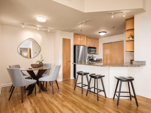 196 S Grant Avenue, 607 607, Columbus, OH 43215