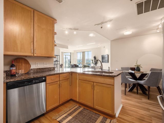 196 S Grant Avenue, 607 607, Columbus, OH 43215