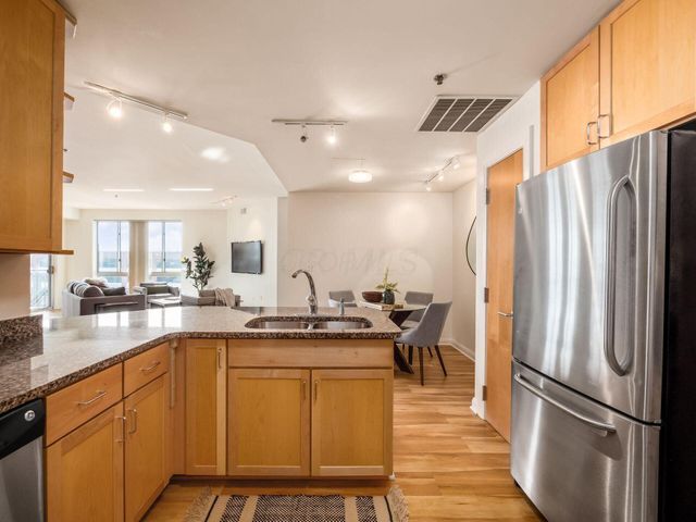 196 S Grant Avenue, 607 607, Columbus, OH 43215