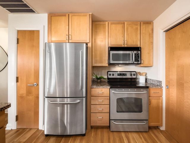 196 S Grant Avenue, 607 607, Columbus, OH 43215