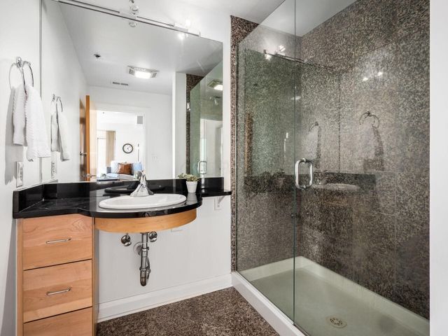 196 S Grant Avenue, 607 607, Columbus, OH 43215