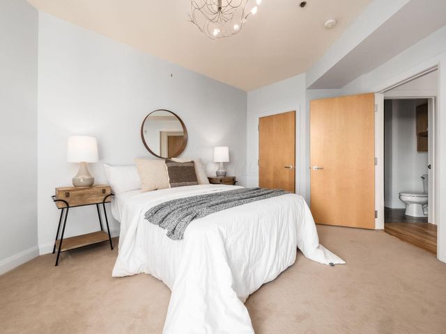 196 S Grant Avenue, 607 607, Columbus, OH 43215