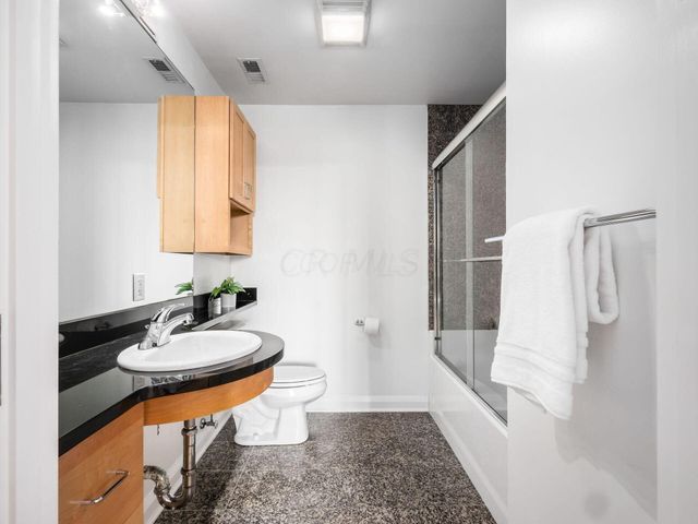 196 S Grant Avenue, 607 607, Columbus, OH 43215