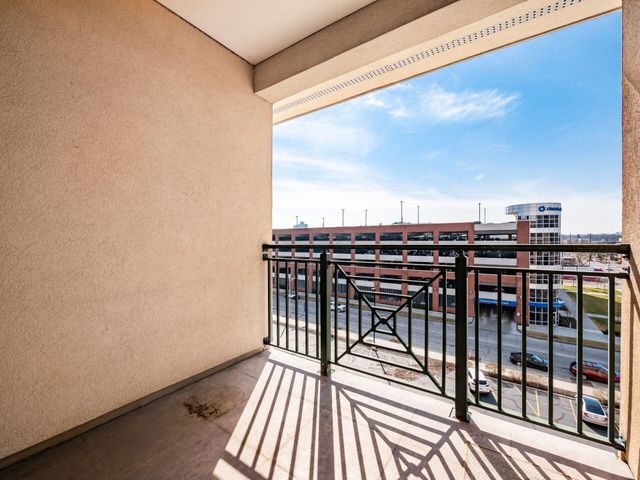 196 S Grant Avenue, 607 607, Columbus, OH 43215