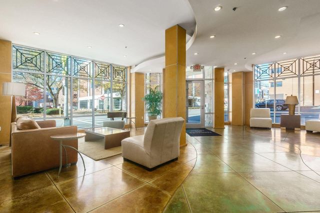 196 S Grant Avenue, 607 607, Columbus, OH 43215