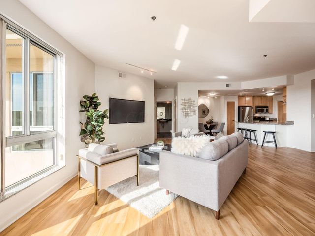 196 S Grant Avenue, 607 607, Columbus, OH 43215