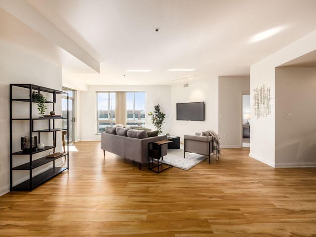 196 S Grant Avenue, 607 607, Columbus, OH 43215