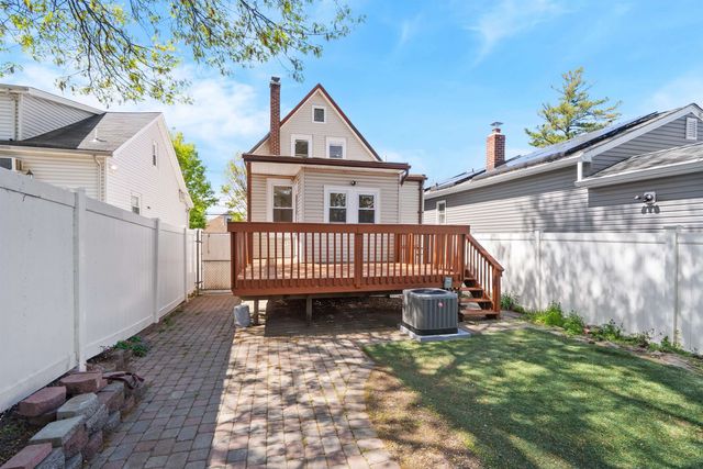 774 8TH ST, Secaucus, NJ 07094