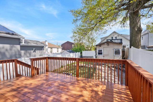 774 8TH ST, Secaucus, NJ 07094