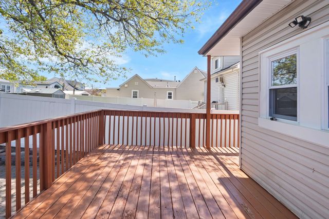 774 8TH ST, Secaucus, NJ 07094