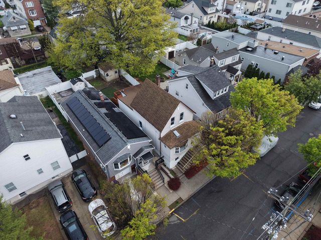 774 8TH ST, Secaucus, NJ 07094