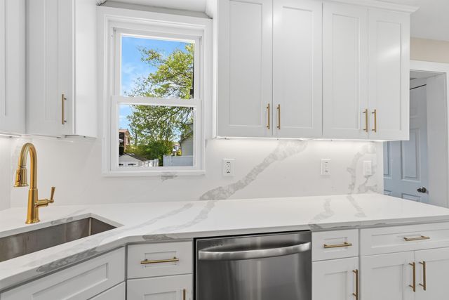 774 8TH ST, Secaucus, NJ 07094