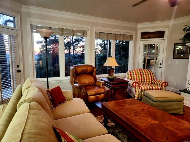 32 LA PALABRA Way, Hot Springs Village, AR 71909