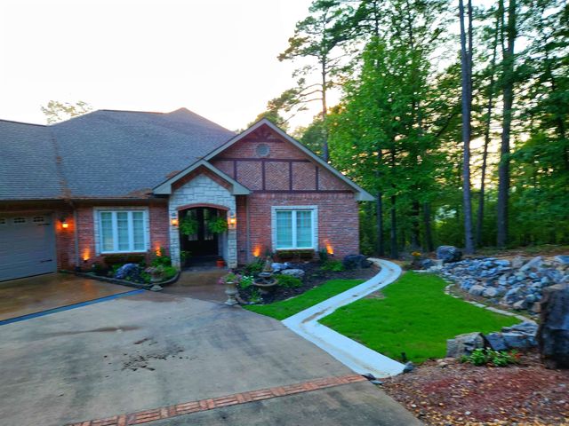 32 LA PALABRA Way, Hot Springs Village, AR 71909