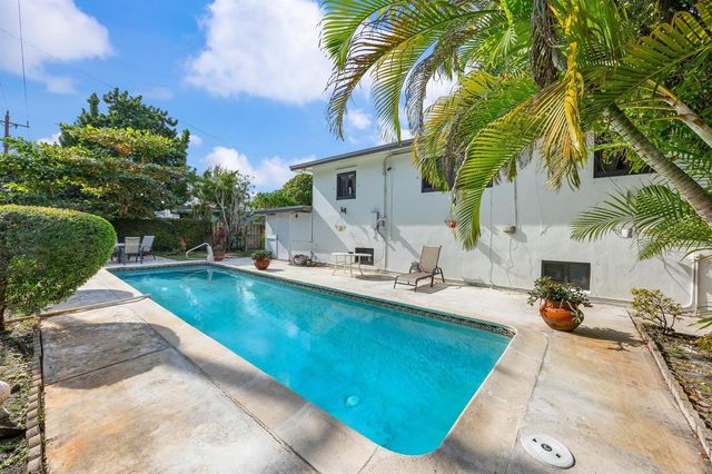 20335 NE 13th Court, Miami, FL 33179