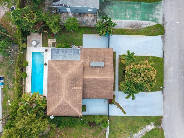 20335 NE 13th Court, Miami, FL 33179