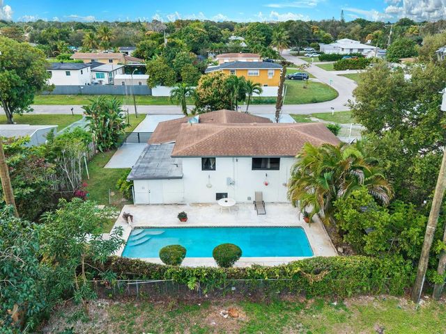 20335 NE 13th Court, Miami, FL 33179