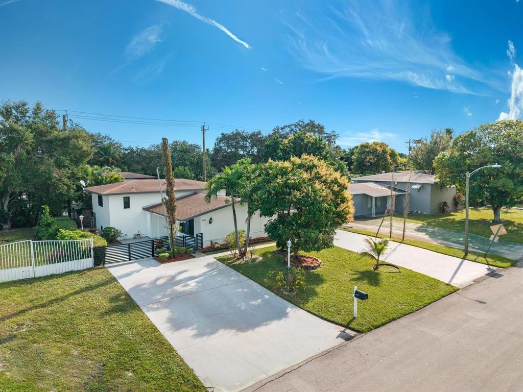 20335 NE 13th Court, Miami, FL 33179