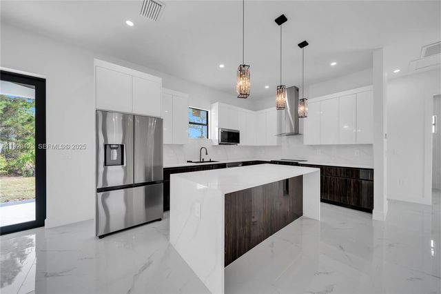 745 CHAPMAN AVE S, Lehigh Acres, FL 33974