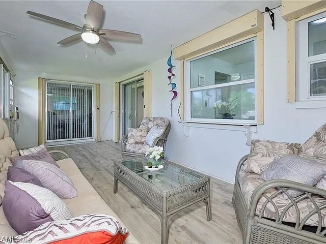 4240 SE 3rd AVE, Cape Coral, FL 33904