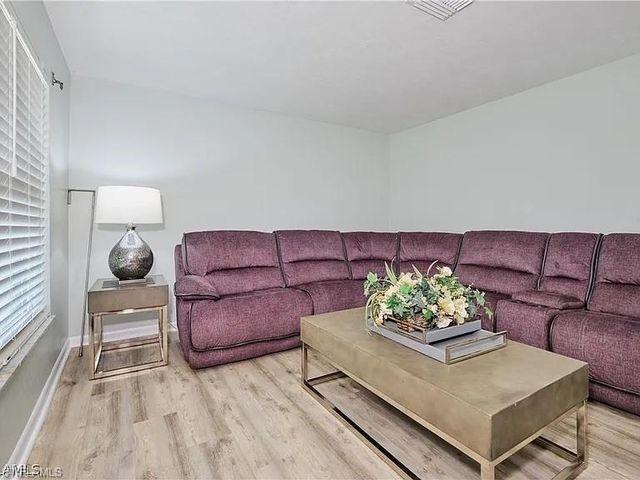 4240 SE 3rd AVE, Cape Coral, FL 33904