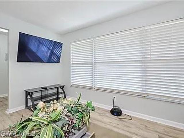 4240 SE 3rd AVE, Cape Coral, FL 33904