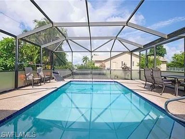 4240 SE 3rd AVE, Cape Coral, FL 33904