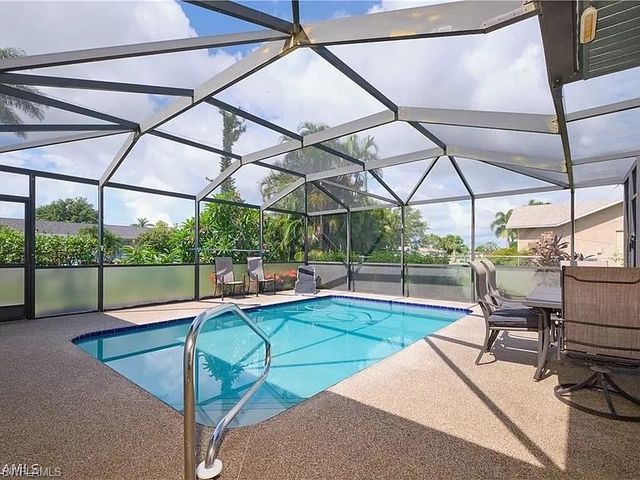 4240 SE 3rd AVE, Cape Coral, FL 33904