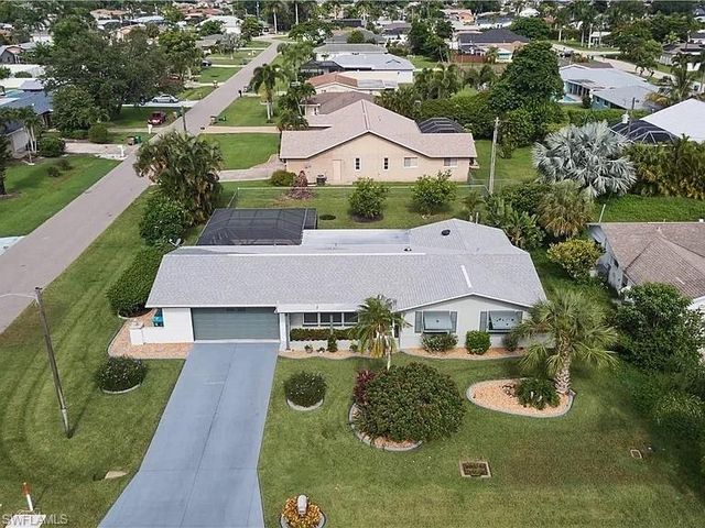 4240 SE 3rd AVE, Cape Coral, FL 33904