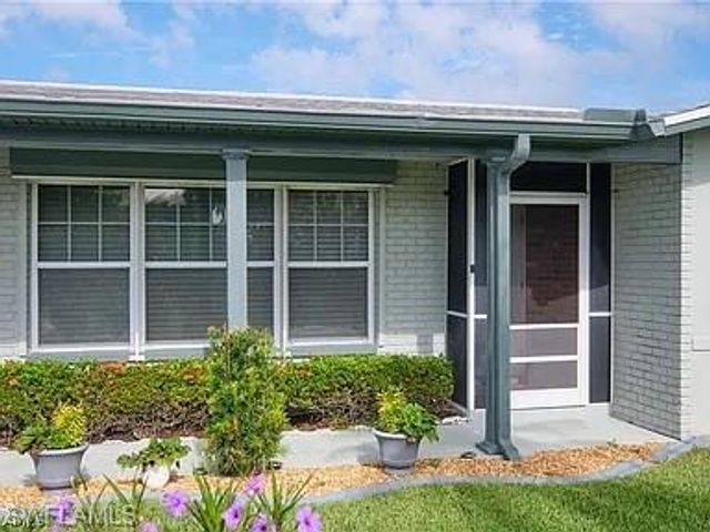 4240 SE 3rd AVE, Cape Coral, FL 33904