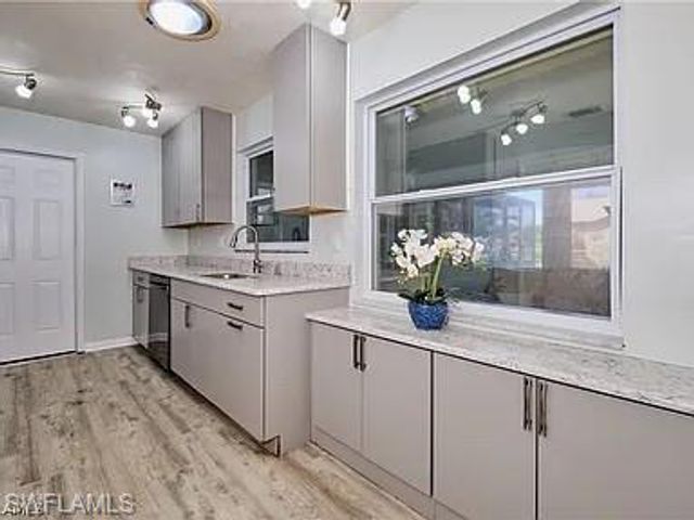 4240 SE 3rd AVE, Cape Coral, FL 33904