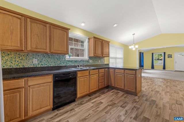 64 FERNDALE DR, Louisa, VA 23093