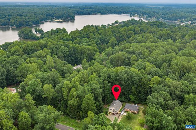 64 FERNDALE DR, Louisa, VA 23093