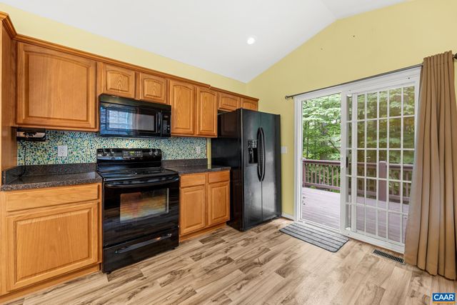 64 FERNDALE DR, Louisa, VA 23093