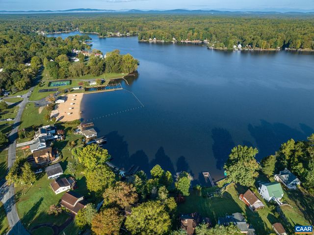 64 FERNDALE DR, Louisa, VA 23093