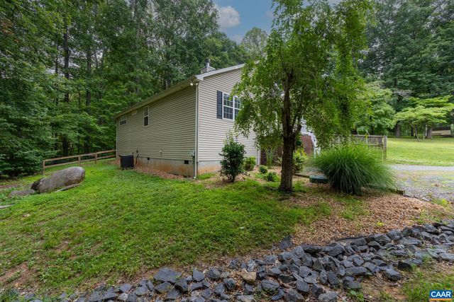 64 FERNDALE DR, Louisa, VA 23093