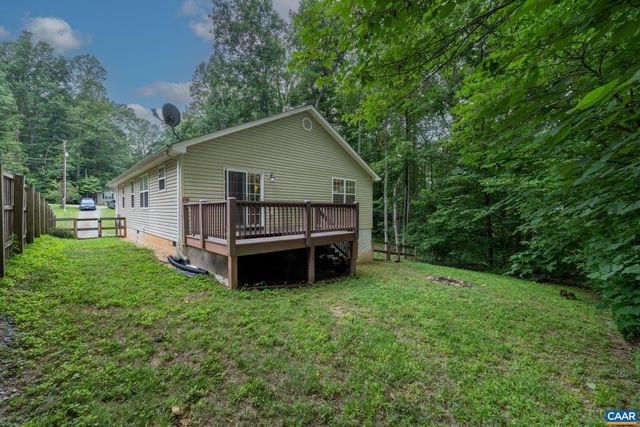 64 FERNDALE DR, Louisa, VA 23093