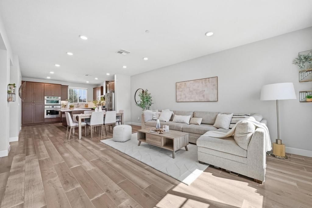 Image 11 of property listing at 1121 Giannitsa Terrace, Sunnyvale, CA 94089