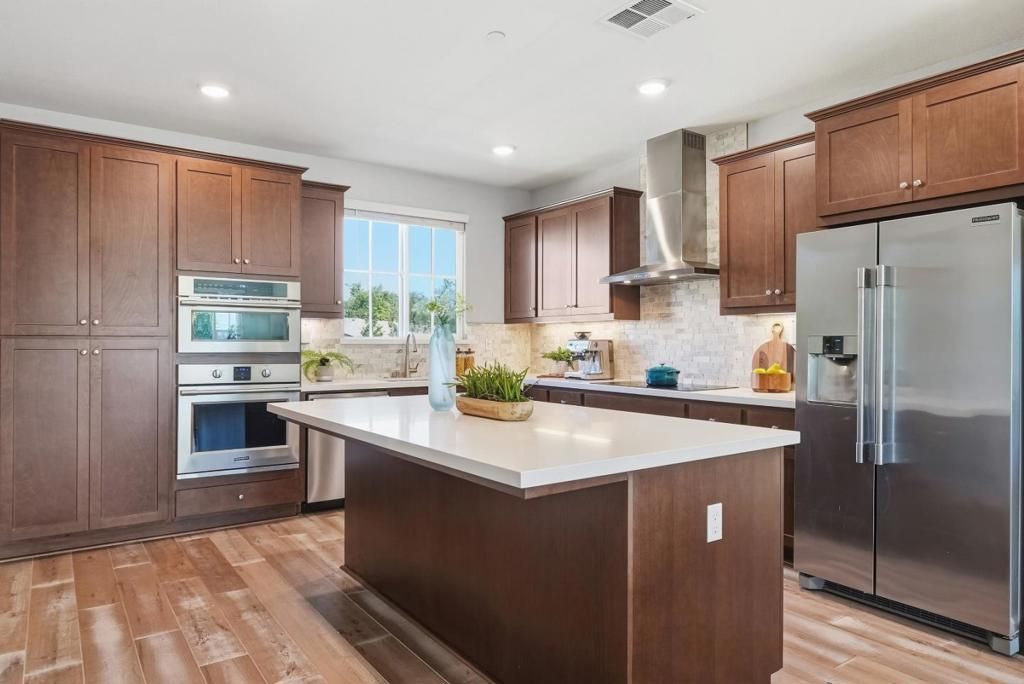 Image 18 of property listing at 1121 Giannitsa Terrace, Sunnyvale, CA 94089