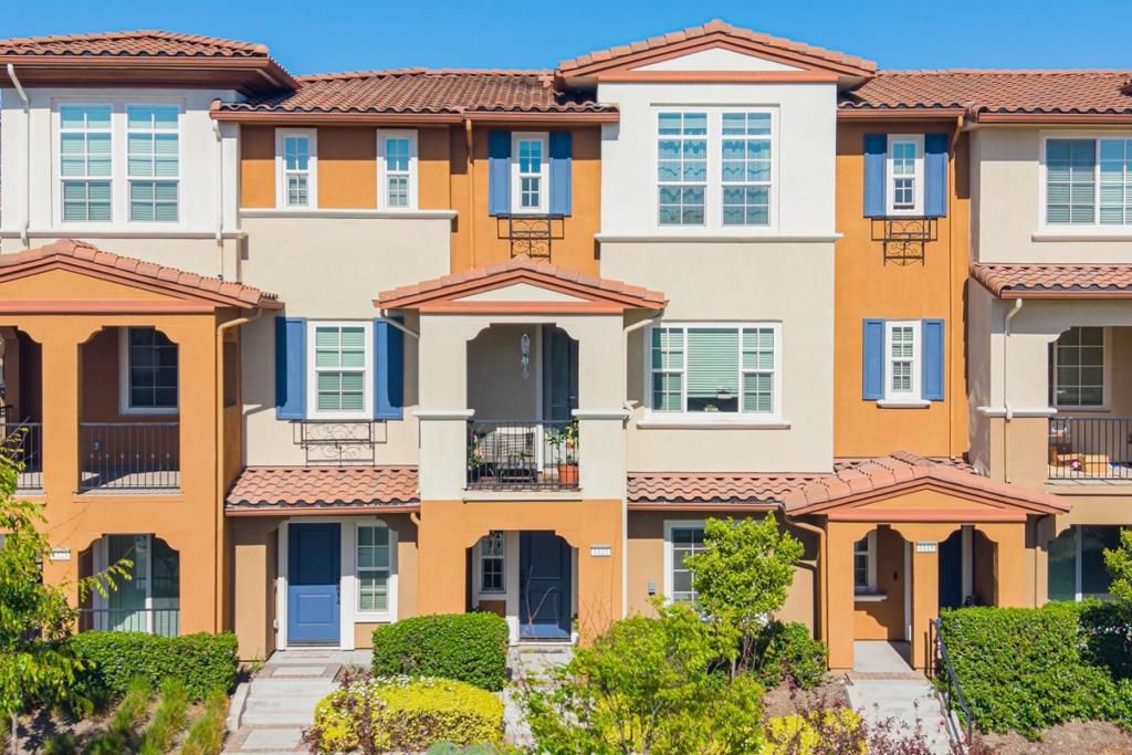 Image 2 of property listing at 1121 Giannitsa Terrace, Sunnyvale, CA 94089