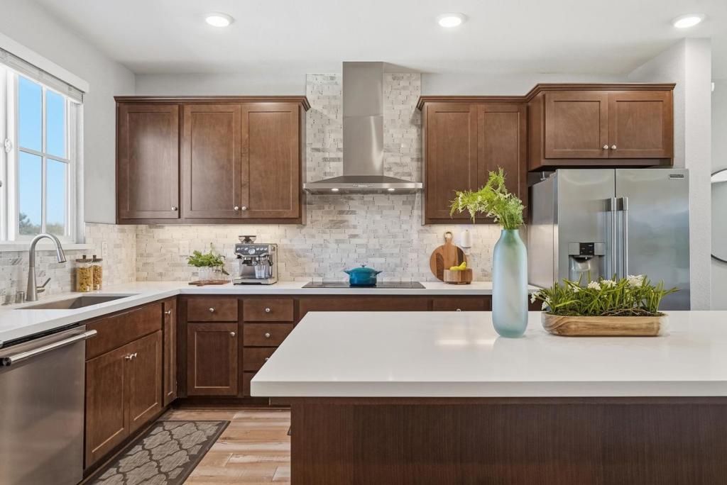 Image 20 of property listing at 1121 Giannitsa Terrace, Sunnyvale, CA 94089