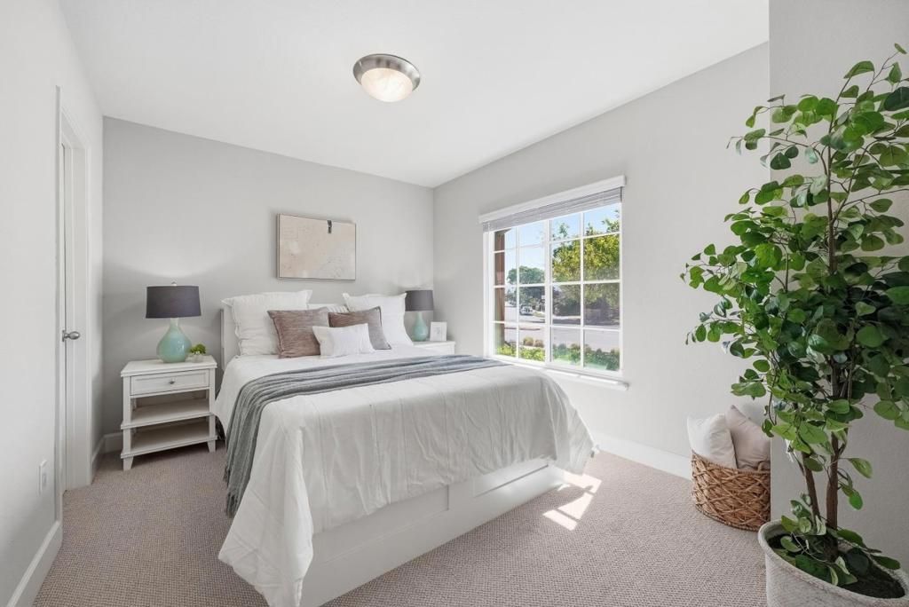 Image 4 of property listing at 1121 Giannitsa Terrace, Sunnyvale, CA 94089