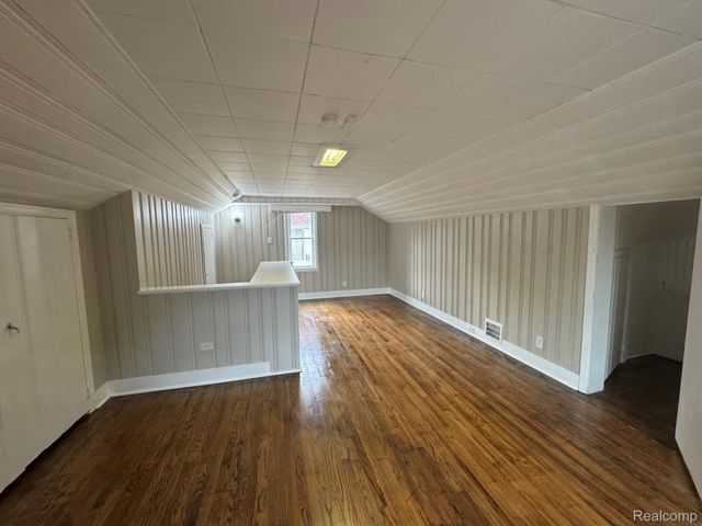 9816 Balfour Road, Detroit, MI 48224