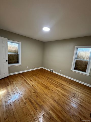 9816 Balfour Road, Detroit, MI 48224
