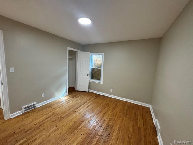 9816 Balfour Road, Detroit, MI 48224