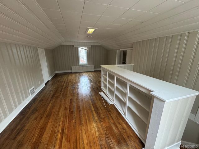 9816 Balfour Road, Detroit, MI 48224