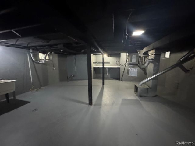 9816 Balfour Road, Detroit, MI 48224
