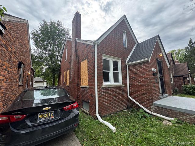 9816 Balfour Road, Detroit, MI 48224